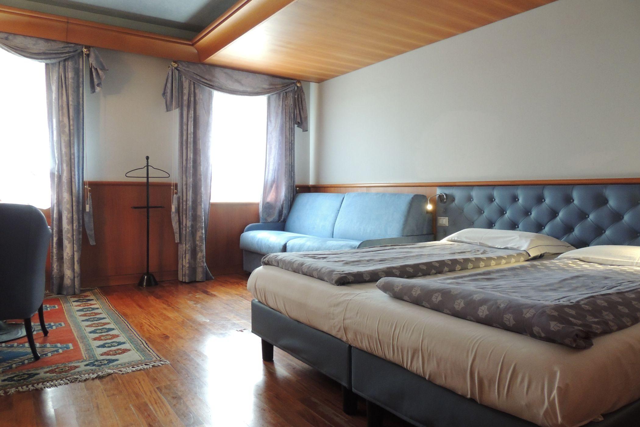 Grand Hotel Astoria ลาวาโรเน ภายนอก รูปภาพ