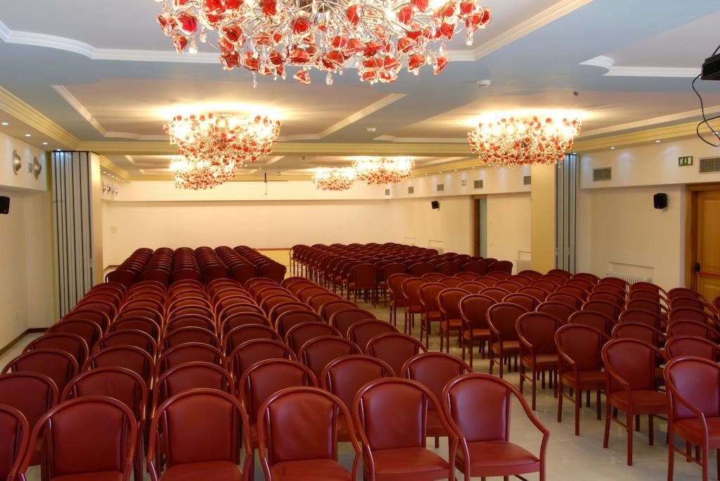 Grand Hotel Astoria ลาวาโรเน ภายนอก รูปภาพ
